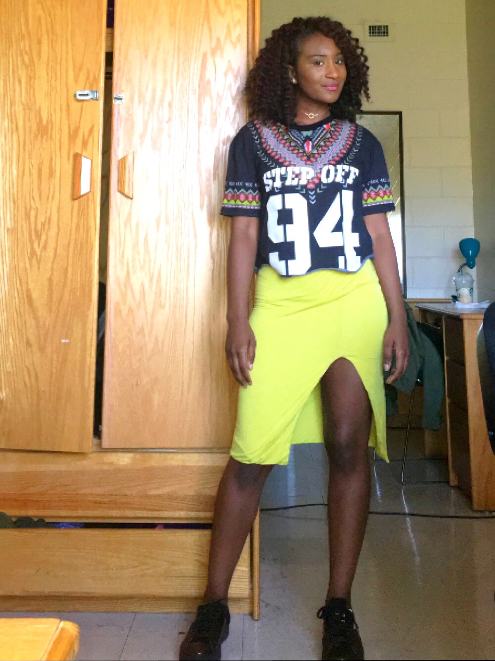 「lovecultureのアイテム（スカート、グリーン系）」を使った、Kree Lashea'さん（レディース・163cm）の秋コーディネートの1枚目の写真