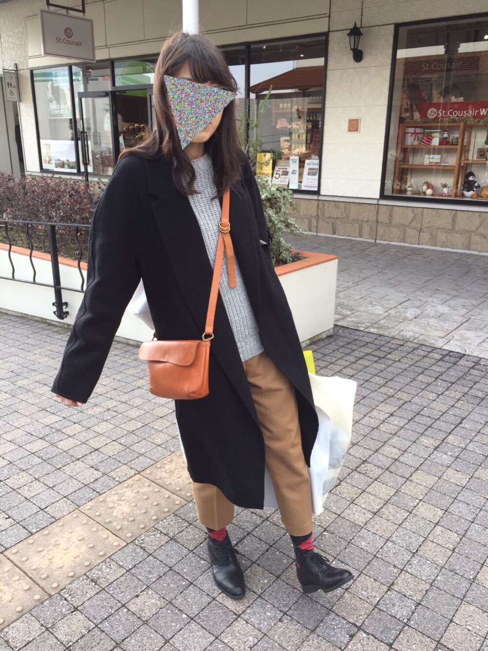 「鳥栖プレミアムアウトレット」｜「UNIQLOのアイテム（チノパンツ、ベージュ系）」を使った、Machakoさん（レディース・158cm）の冬コーディネートの1枚目の写真