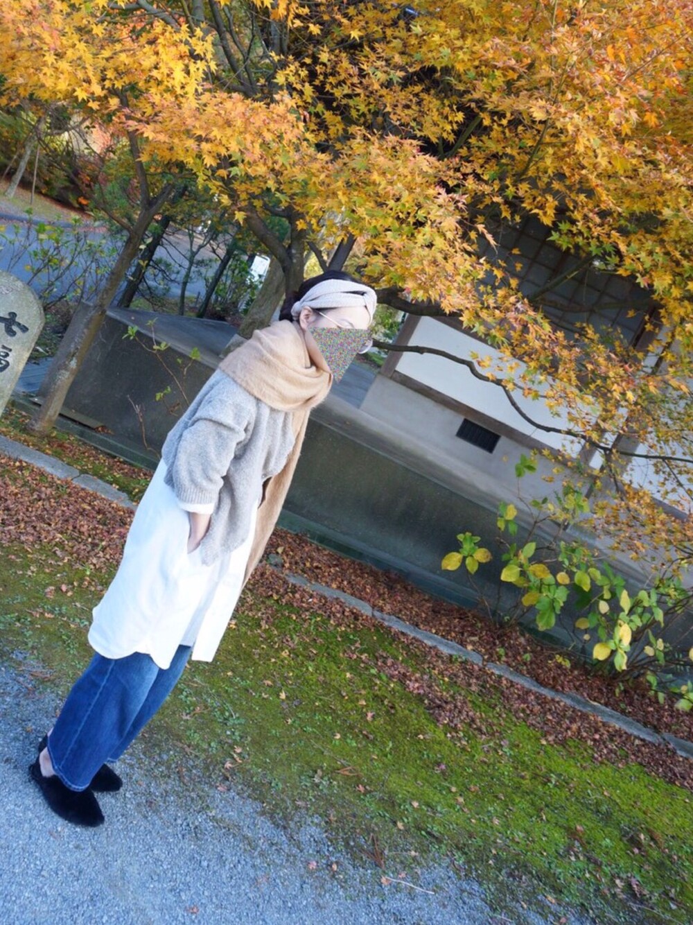 「紅葉」｜「niko and...のアイテム（シャツ/ブラウス、ホワイト系）」を使った、Machakoさん（レディース・158cm）の秋コーディネートの1枚目の写真