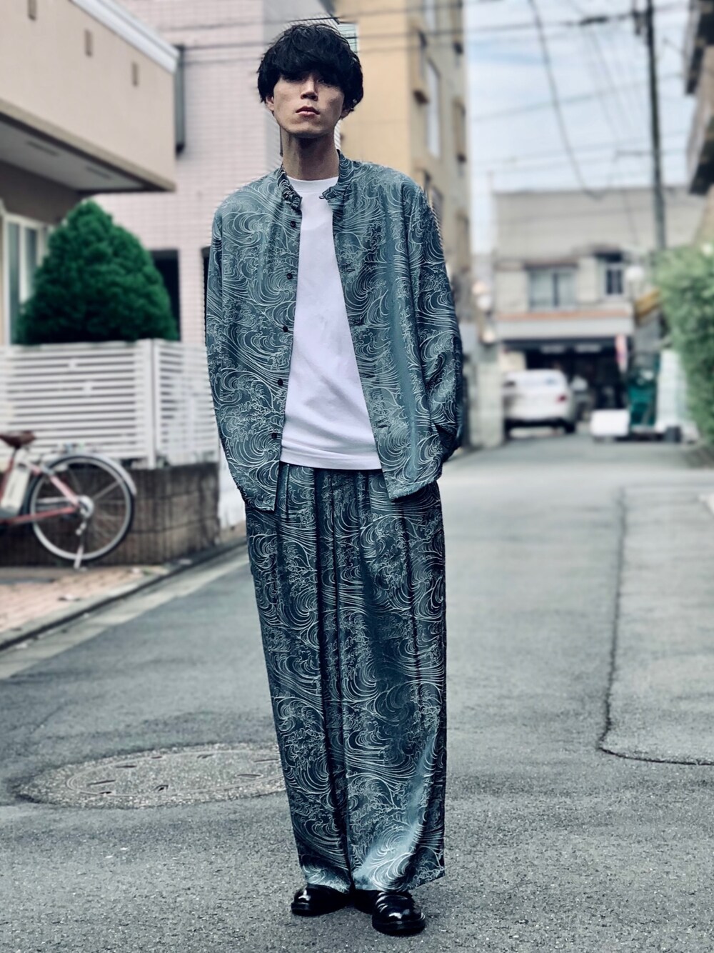 「秋コーデ、セットアップ、セットアップスタイル、柄シャツ、エトセンス、ETHOSENS、ドレープ　、モード、今日のコーデ、おしゃれさんと繋がりたい」｜「ETHOSENSのアイテム（トップス、その他）」を使った、Masakiさん（メンズ・179cm）の秋コーディネートの1枚目の写真