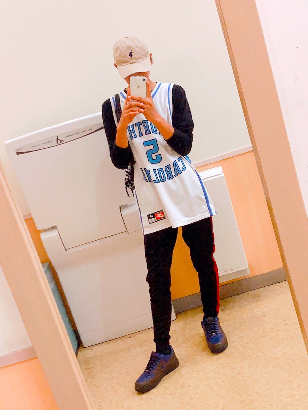 「秋のカフェオレコーデ、おしゃれさんと繋がりたい、ブラック、ストリート、高校生、黒スキニー」｜「U.S. POLO ASSN.のアイテム（キャップ、ベージュ系）」を使った、KAISEI .さん（メンズ・175cm）の秋コーディネートの1枚目の写真