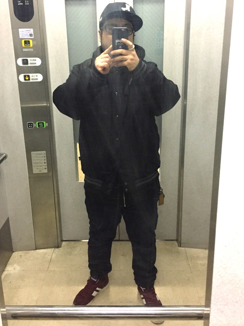 「NEW ERAのアイテム（キャップ、ブラック系）」を使った、takayan(OSAN)さん（メンズ・170cm）の冬コーディネートの1枚目の写真