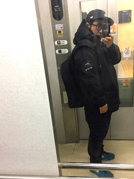 「STUSSY（ステューシー）のアイテム（マウンテンパーカー）」を使った、takayan(OSAN)さん（メンズ・170cm）の冬コーディネート