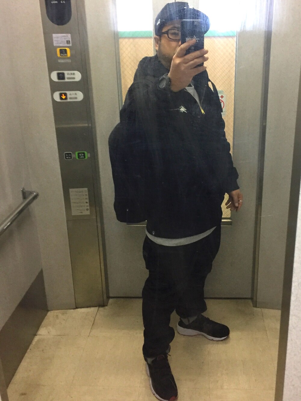 「NEW ERAのアイテム（キャップ、ブラック系）」を使った、takayan(OSAN)さん（メンズ・170cm）の冬コーディネートの1枚目の写真