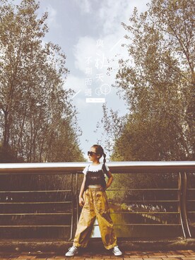 「アイテム（チノパンツ、オレンジ系）」を使った、Mini CCさん（キッズ・130cm）の秋コーディネート