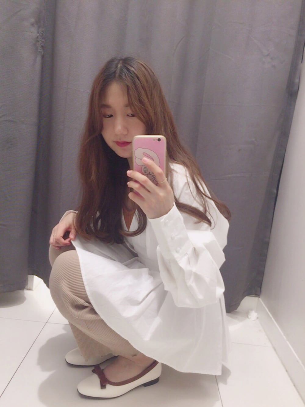 「TODAYFULのタックペプラムシャツ（シャツ/ブラウス、ホワイト系）」を使った、vision_yzyさん（レディース・160cm）の春コーディネートの1枚目の写真