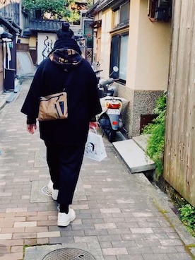 「アイテム（その他トップス、ブラウン系）」を使った、桃白白さん（メンズ・177cm）の春コーディネート