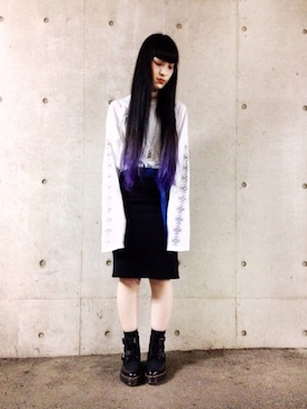 「袖プリント」｜「アイテム（アクセサリー）」を使った、jume≒auxさん（レディース・163cm）の秋コーディネート