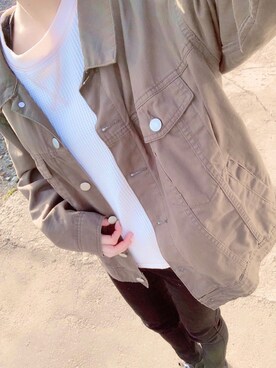 「RAY CASSIN（レイカズン）のアイテム（ミリタリージャケット）」を使った、memaさん（レディース・151cm）の春コーディネート