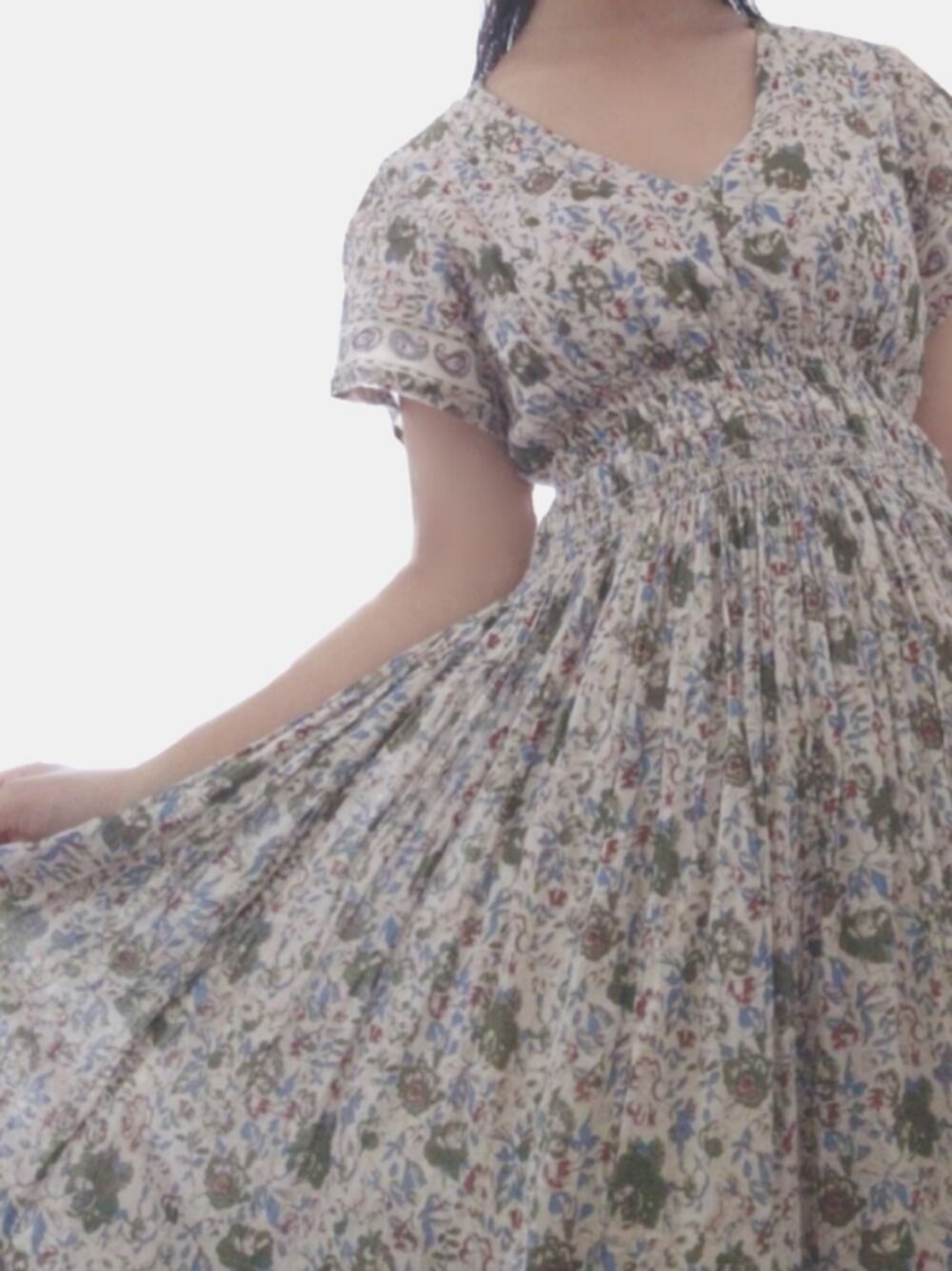 「花柄ワンピース、夏、ハーフアップ」｜「WEGOのWEGO/メタルボストンタイプメガネ（メガネ、ブラウン系）」を使った、hochikoさん（レディース・156cm）の夏コーディネートの1枚目の写真