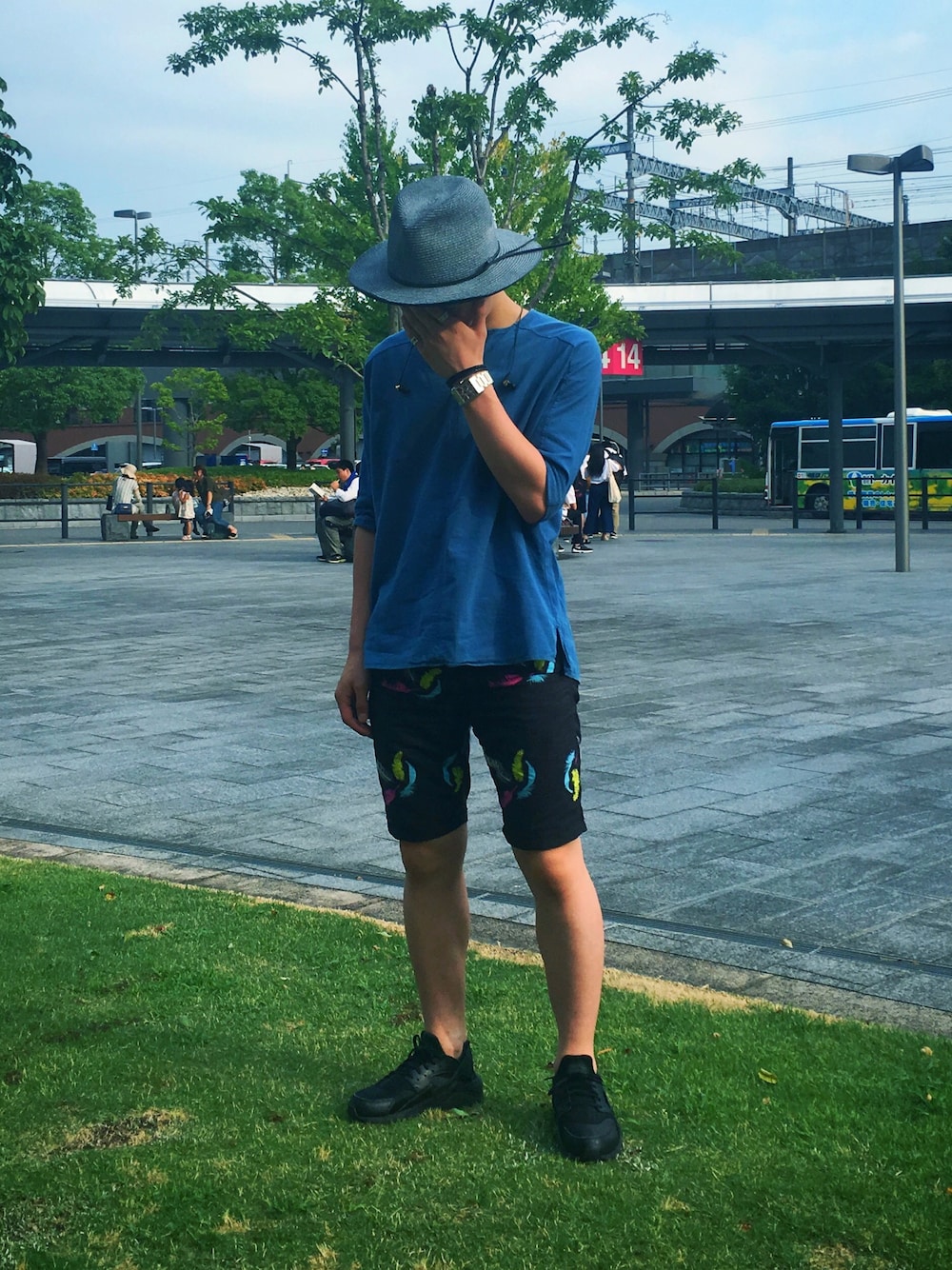 「OURETのアイテム（ハット、グレー系）」を使った、rさん（メンズ・167cm）の夏コーディネートの1枚目の写真