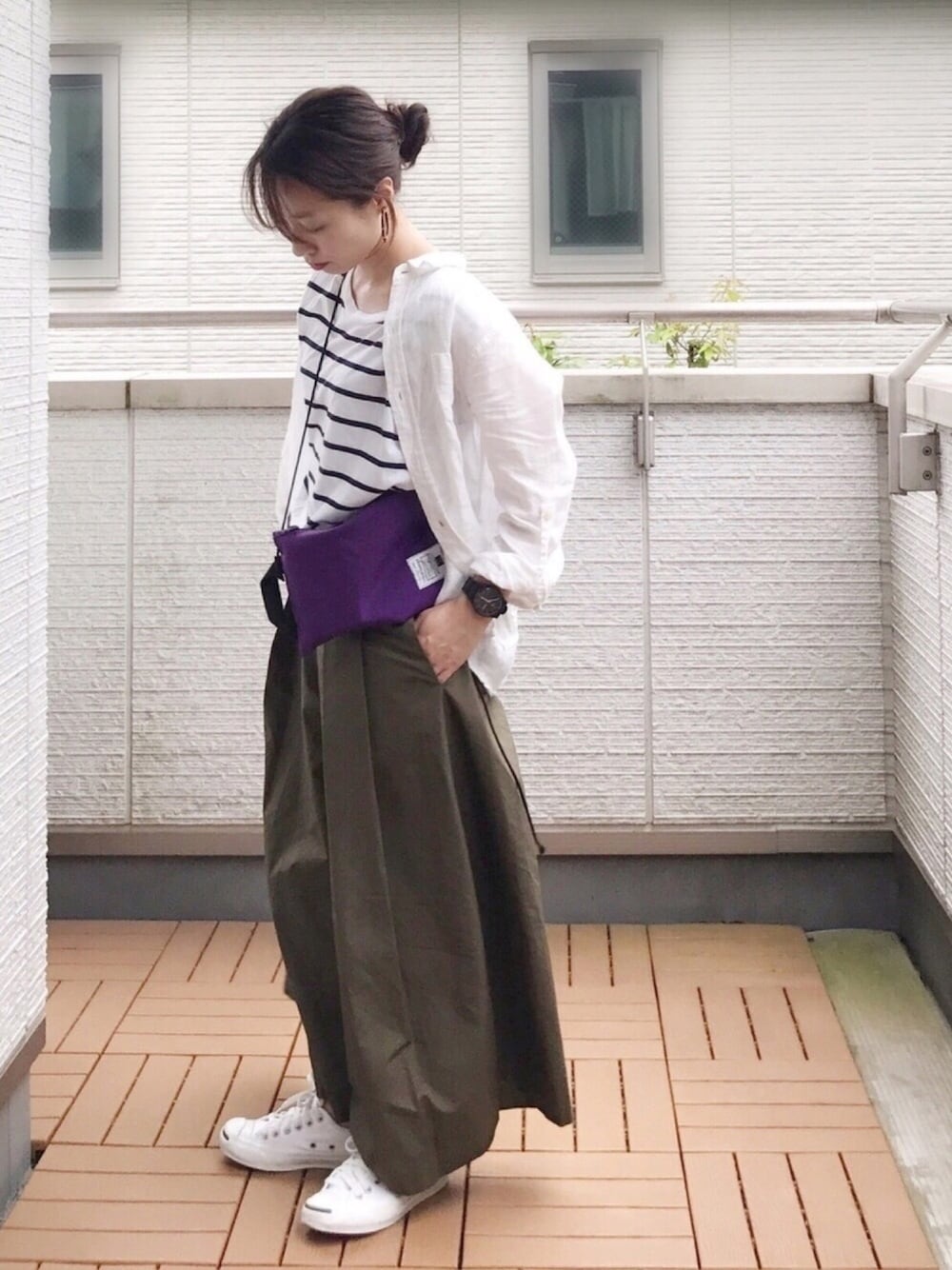 「サコッシュ、ボーダー、ワイドパンツ、ジャックパーセル、リネンシャツ、チビーズ✳︎、ちびっ子同盟、シンプルコーデ、スニーカー」｜「ZARAのアイテム（Tシャツ/カットソー、ホワイト系）」を使った、Kay-teeeさん（レディース・150cm）の夏コーディネートの1枚目の写真