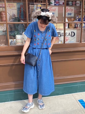 「リメイクデニム」｜「アイテム（ショルダーバッグ）」を使った、chocoさん（レディース・152cm）の秋コーディネート