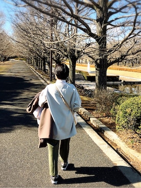 「andme（アンドミー）の【13色展開】きれいめツイル美脚ドローストリングテーパードパンツ（スラックス）」を使った、kouさん（レディース・155cm）の冬コーディネート