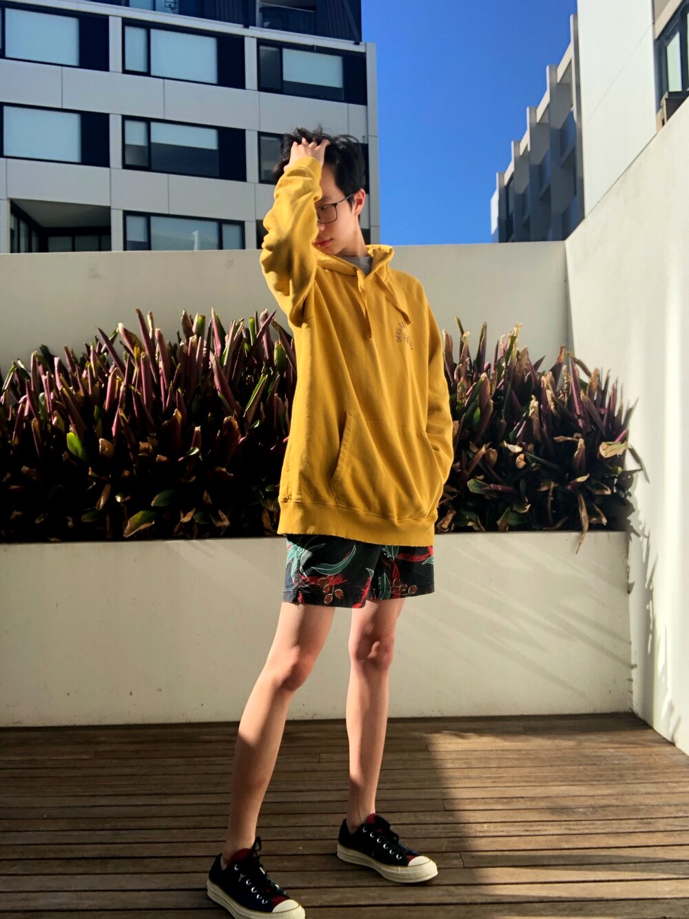 「summer、Australia」｜「AMI Alexandre Mattiussiのアイテム（Tシャツ/カットソー、グレー系）」を使った、megaRandyさん（メンズ・178cm）の冬コーディネートの1枚目の写真