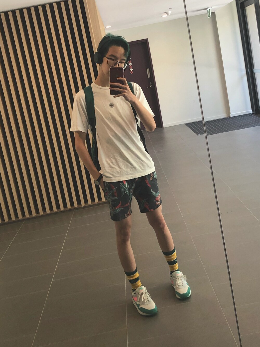 「summer、VINTAGE、sporty」｜「JBLのアイテム（スピーカー、ブラック系）」を使った、megaRandyさん（メンズ・178cm）の冬コーディネートの1枚目の写真