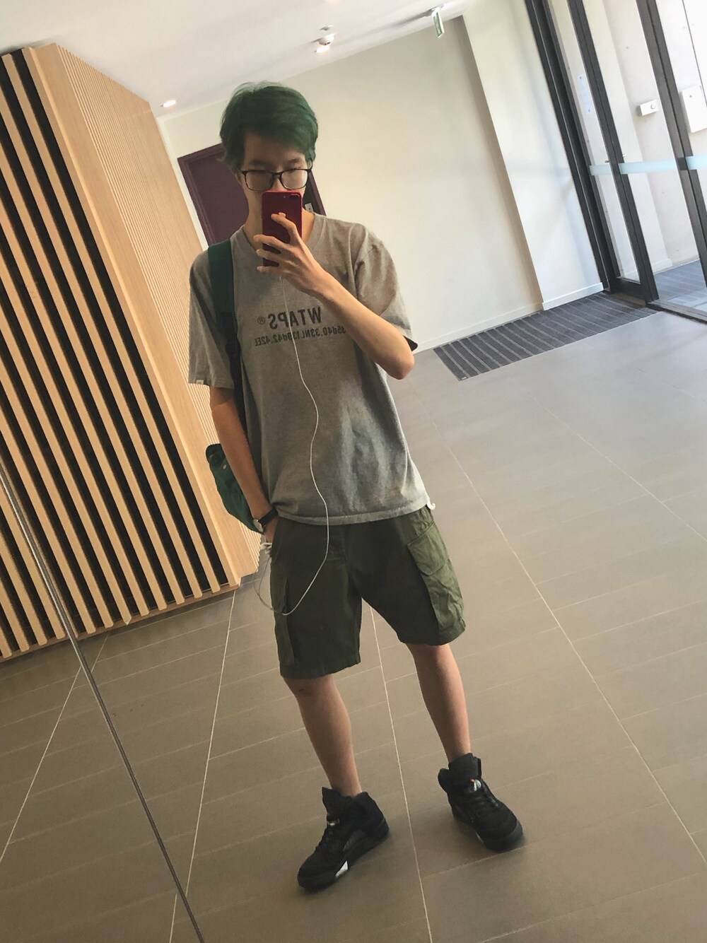 「VINTAGE、summer、boy」｜「WTAPSのアイテム（Tシャツ/カットソー、グレー系）」を使った、megaRandyさん（メンズ・178cm）の冬コーディネートの1枚目の写真