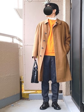 「差し色(黄色)」｜「アイテム（ステンカラーコート）」を使った、よぴださん（メンズ・169cm）の冬コーディネート