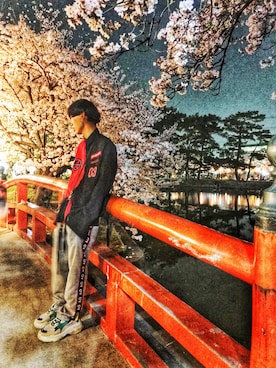 「anotheryouthのアイテム（シャツ/ブラウス、レッド系）」を使った、👾さん（メンズ・179cm）の春コーディネート