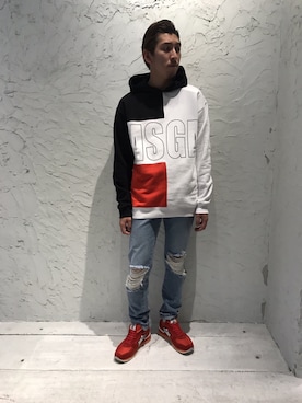 「MSGM（エムエスジーエム）のアイテム（パンツ）」を使った、上ノ山 寛瑛さん（メンズ・172cm）の夏コーディネート