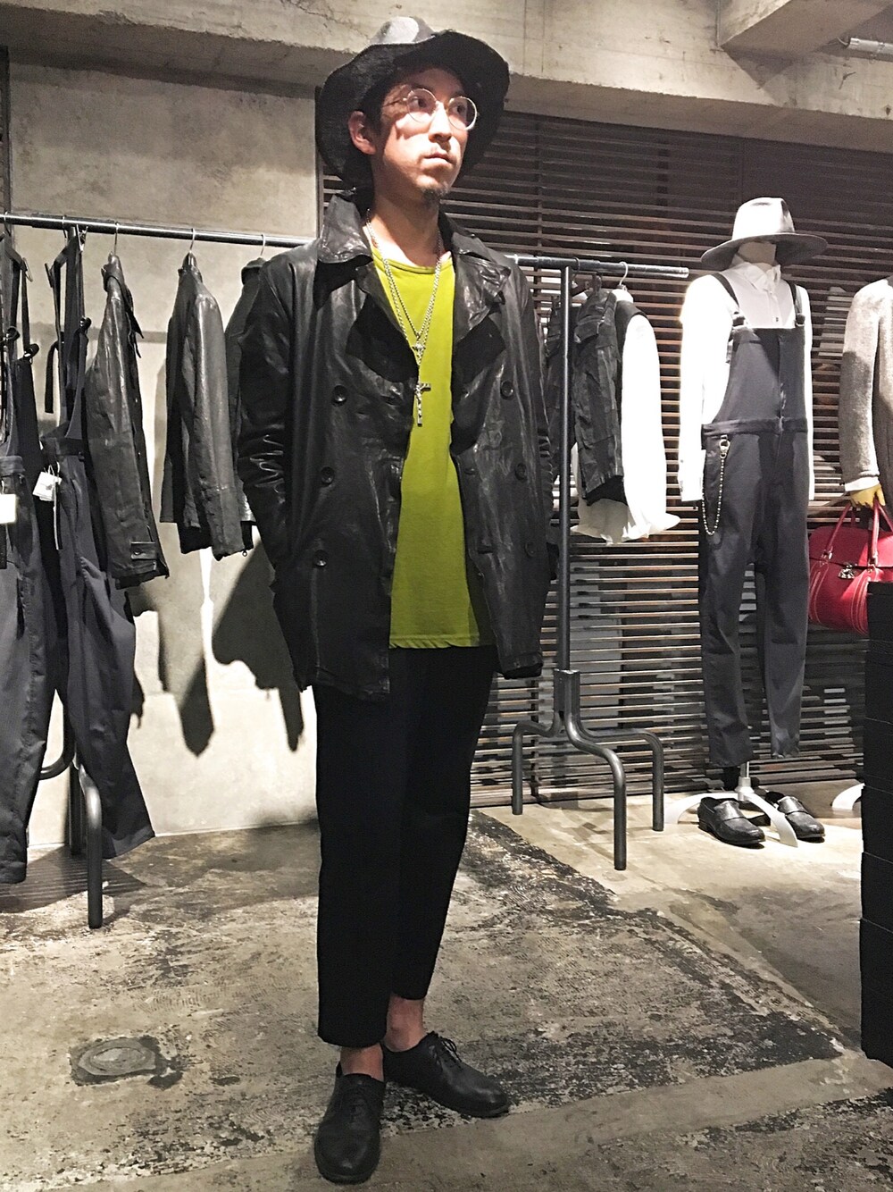 「ビーセカンド、B2nd、バックラッシュ、backlash、ISAMU KATAYAMA BACKLASH、アタッチメント、カズユキクマガイ、ATTACHMENT、KAZUYUKI KUMAGAI、KAZUYUKI KUMAGAI ATTACHMENT」｜「KAZUYUKI KUMAGAI ATTACHMENTの【KAZUYUKIKUMAGAI】フレスカ40/－天竺クルーネック半袖（Tシャツ/カットソー、イエロー系）」を使った、上ノ山 寛瑛さん（メンズ・172cm）の夏コーディネートの1枚目の写真