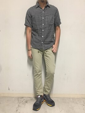 「YANUK（ヤヌーク）のアイテム（パンツ）」を使った、上ノ山 寛瑛さん（メンズ・172cm）の夏コーディネート