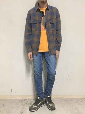 「OURET（オーレット）のアイテム（Tシャツ/カットソー）」を使った、上ノ山 寛瑛さん（メンズ・172cm）の秋コーディネート