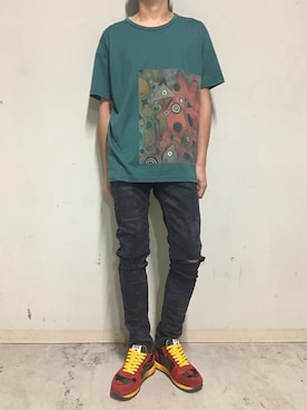 「OURET（オーレット）のアイテム（Tシャツ/カットソー）」を使った、上ノ山 寛瑛さん（メンズ・172cm）の秋コーディネート