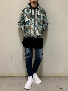 「surt（サート）のアイテム（トップス）」を使った、上ノ山 寛瑛さん（メンズ・172cm）の春コーディネート