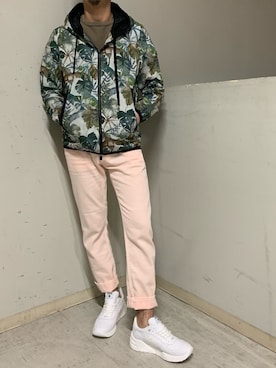 「YANUK（ヤヌーク）のアイテム（パンツ）」を使った、上ノ山 寛瑛さん（メンズ・172cm）の春コーディネート