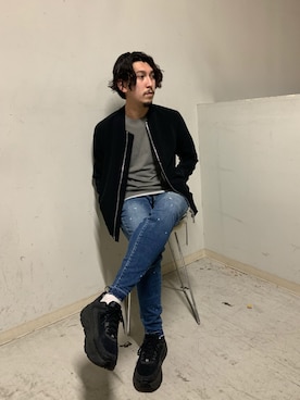 「surt」｜「アイテム（ブルゾン）」を使った、上ノ山 寛瑛さん（メンズ・172cm）の春コーディネート
