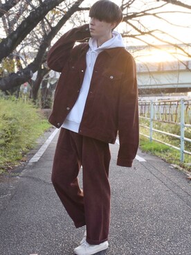 「NYLAUS（ナイラス）の太畝コーデュロイ タック入り ワイドパンツ（その他パンツ）」を使った、おだまや  さん（メンズ・171cm）の秋コーディネート