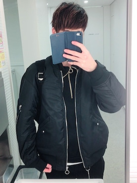 「Confirm（コンファーム）のアイテム（MA-1）」を使った、miniminion3さん（メンズ・178cm）の冬コーディネート
