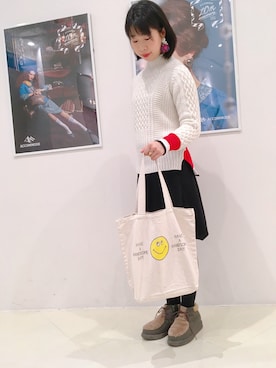 「ACCOMMODE（アコモデ）のアイテム（バッグ）」を使った、ACCOMMODE西宮ガーデンズ店さん（レディース・160cm）の冬コーディネート