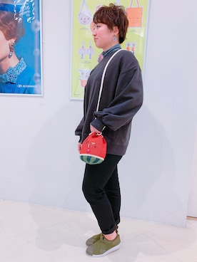 「ACCOMMODE（アコモデ）のアイテム（バッグ）」を使った、ACCOMMODE西宮ガーデンズ店さん（レディース・160cm）の冬コーディネート
