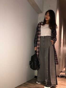 「デニムから始まったライフスタイルブランド」｜「アイテム（スニーカー）」を使った、nanaさん（レディース・167cm）の秋コーディネート