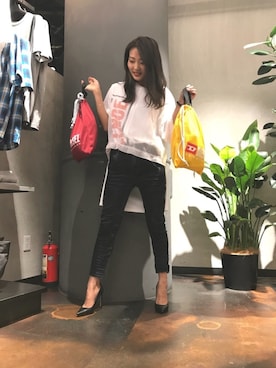 「デニムから始まったライフスタイルブランド」｜「アイテム（シューズ）」を使った、nanaさん（レディース・168cm）の夏コーディネート