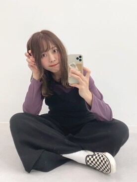「パープル×黒」｜「アイテム（オールインワン・サロペット）」を使った、みぎみみさん（レディース・161cm）の秋コーディネート