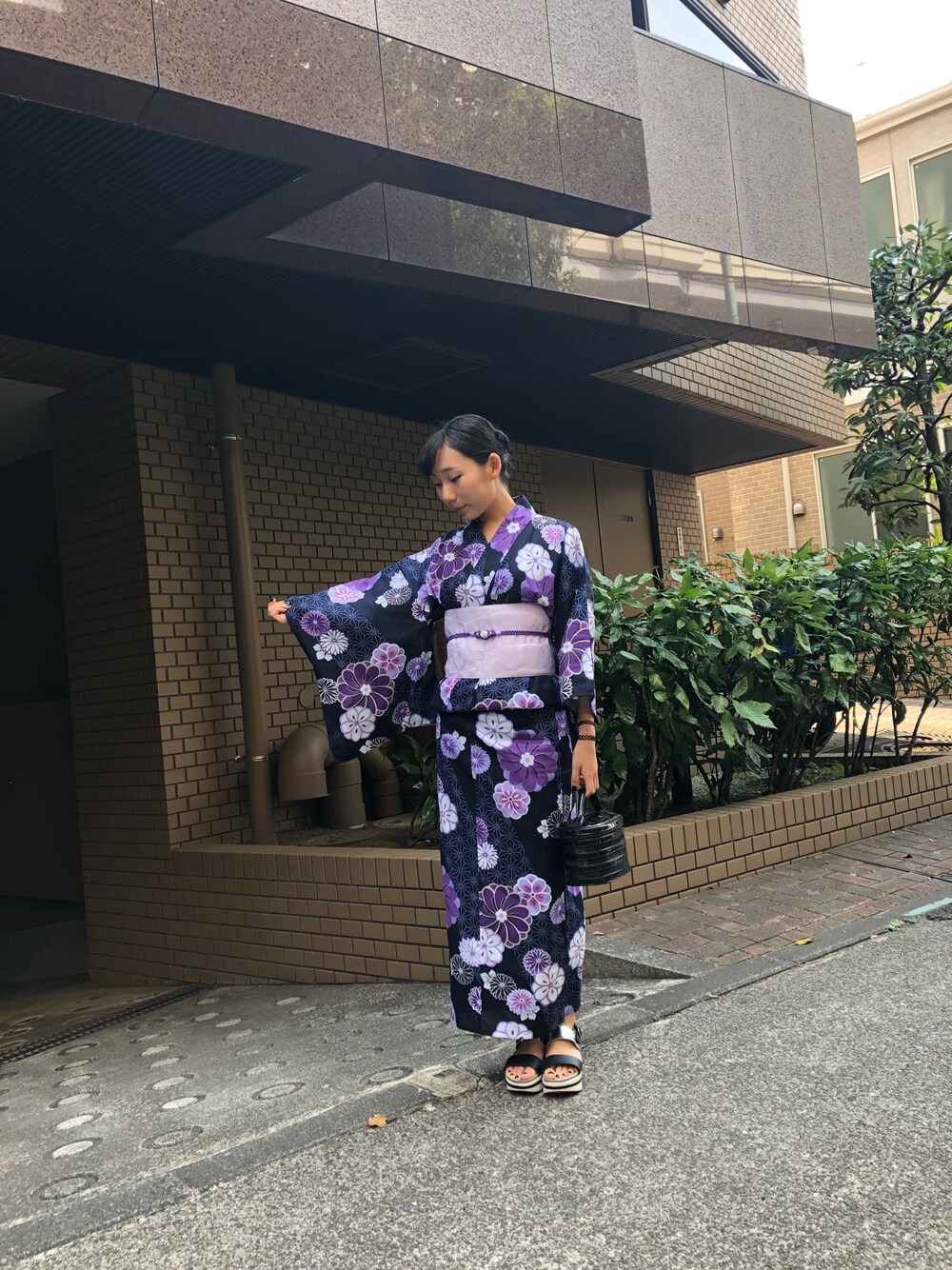 「しまむらのアイテム（浴衣、パープル系）」を使った、りんです。さん（レディース・162cm）の夏コーディネートの1枚目の写真