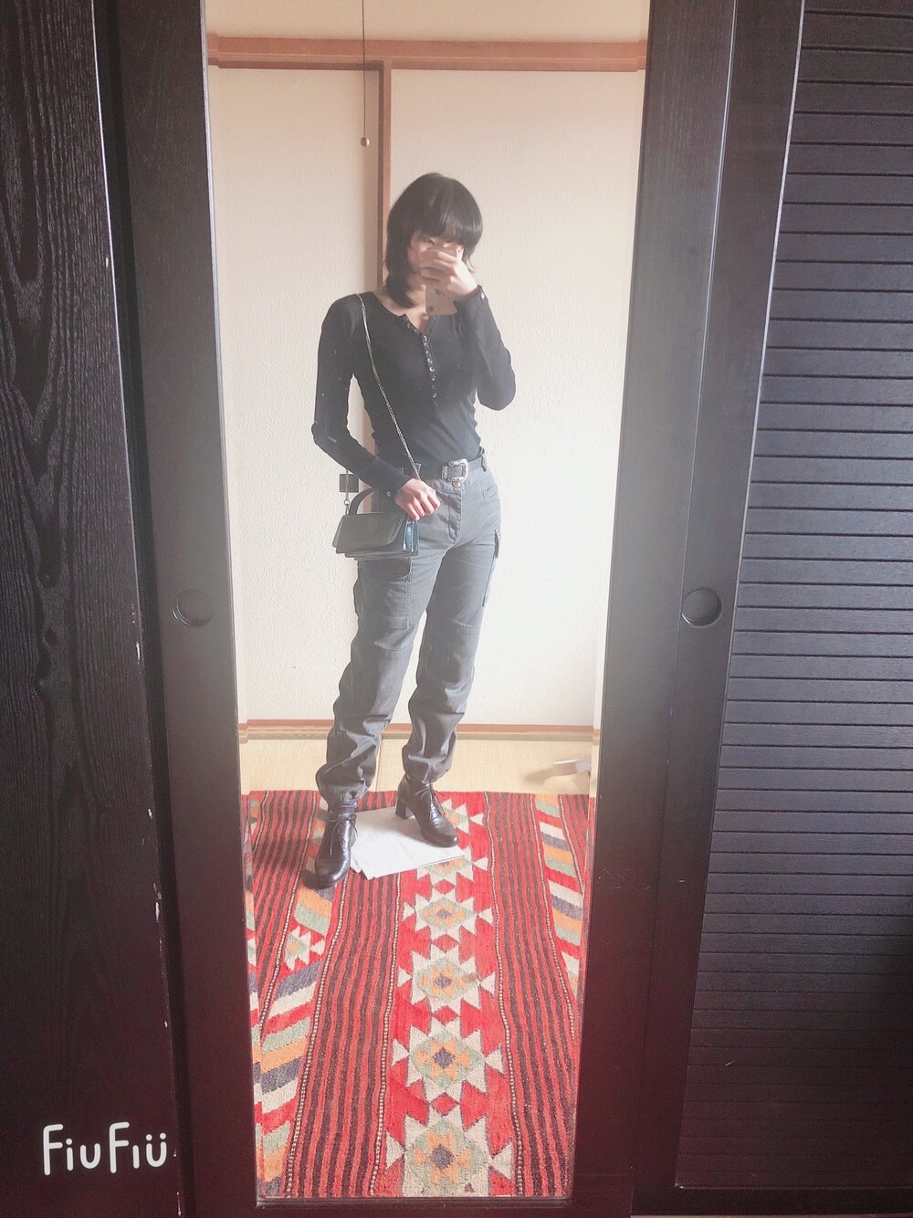「お洒落さんとつながりたい、春コーデ」｜「古着のアイテム（トップス、ブラック系）」を使った、りんです。さん（レディース・162cm）の春コーディネートの1枚目の写真