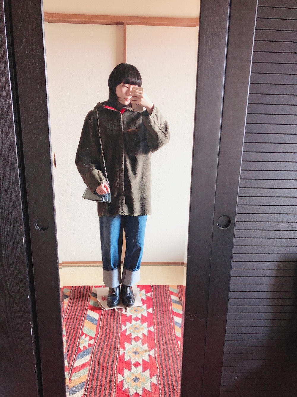 「パンツスタイル、ゆるコーデ、おしゃれさんと繋がりたい」｜「古着のアイテム（ジャケット/アウター、ブラウン系）」を使った、りんです。さん（レディース・162cm）の春コーディネートの1枚目の写真