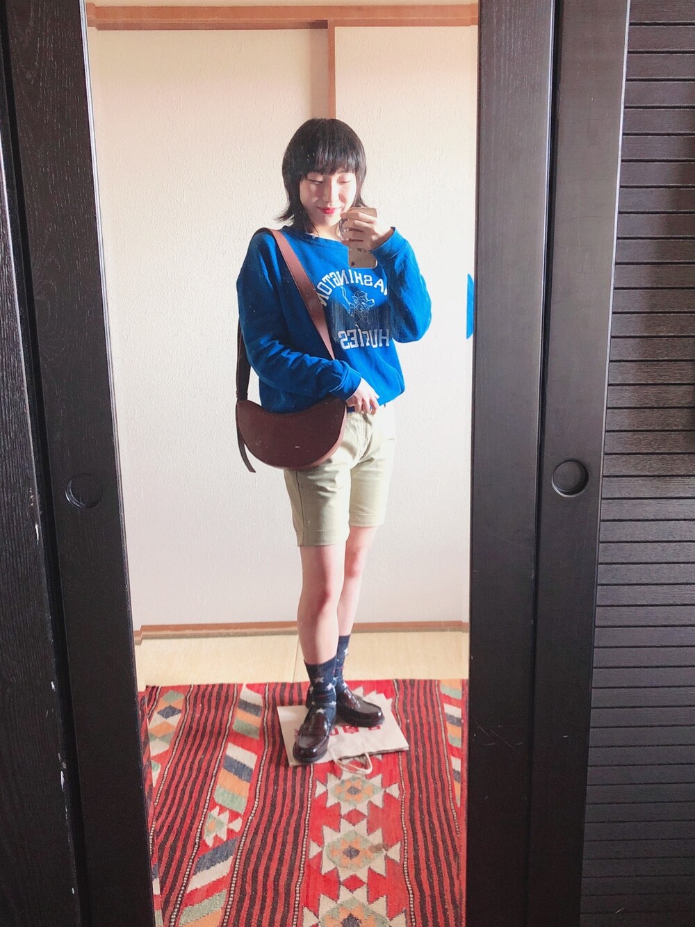 「ゆるコーデ、シンプル、パンツスタイル」｜「古着のアイテム（スウェット、ブルー系）」を使った、りんです。さん（レディース・162cm）の春コーディネートの1枚目の写真