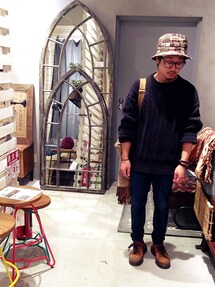 古着byビバリーヒルズ | usedオーバーニットに
UNIQLOのウィメンズのスキニー
usedのドクターマーチン(ニット/セーター)