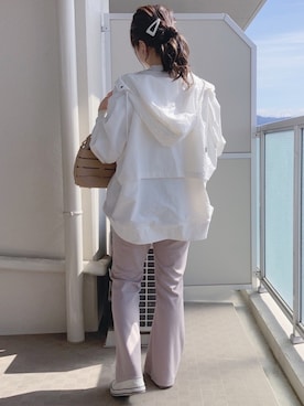 「巾着バッグ」｜「アイテム（マウンテンパーカー）」を使った、てぃるさん（レディース・158cm）の春コーディネート