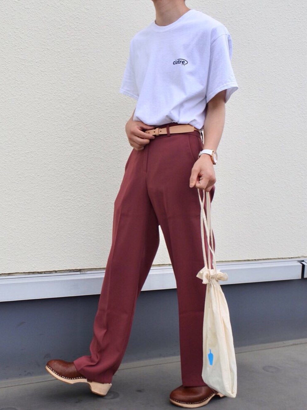 「夏だ！Tシャツ着よう！、シンプル、ゆるコーデ、夏コーデ、オーバーサイズ、Tシャツ、ootd、サンダル、おしゃれさんと繋がりたい、大人コーデ」｜「UNE MANSIONのスモーキーカラーウエストゴムハイウエストセンタープレススラックス（スラックス、ピンク系）」を使った、ゆゆさん（メンズ・170cm）の夏コーディネートの1枚目の写真