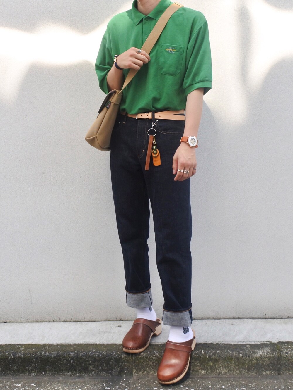 「シンプル、デニム、サンダル、ポロシャツ、タックイン、夏コーデ、ootd、キレイめ、おしゃれさんと繋がりたい、アースカラー」｜「MOHEDA TOFFELNのMOHEDA TOFFELN （モヘダトフェール） / メンズ サボサンダル ANTON（サンダル、ブラウン系）」を使った、ゆゆさん（メンズ・170cm）の夏コーディネートの1枚目の写真