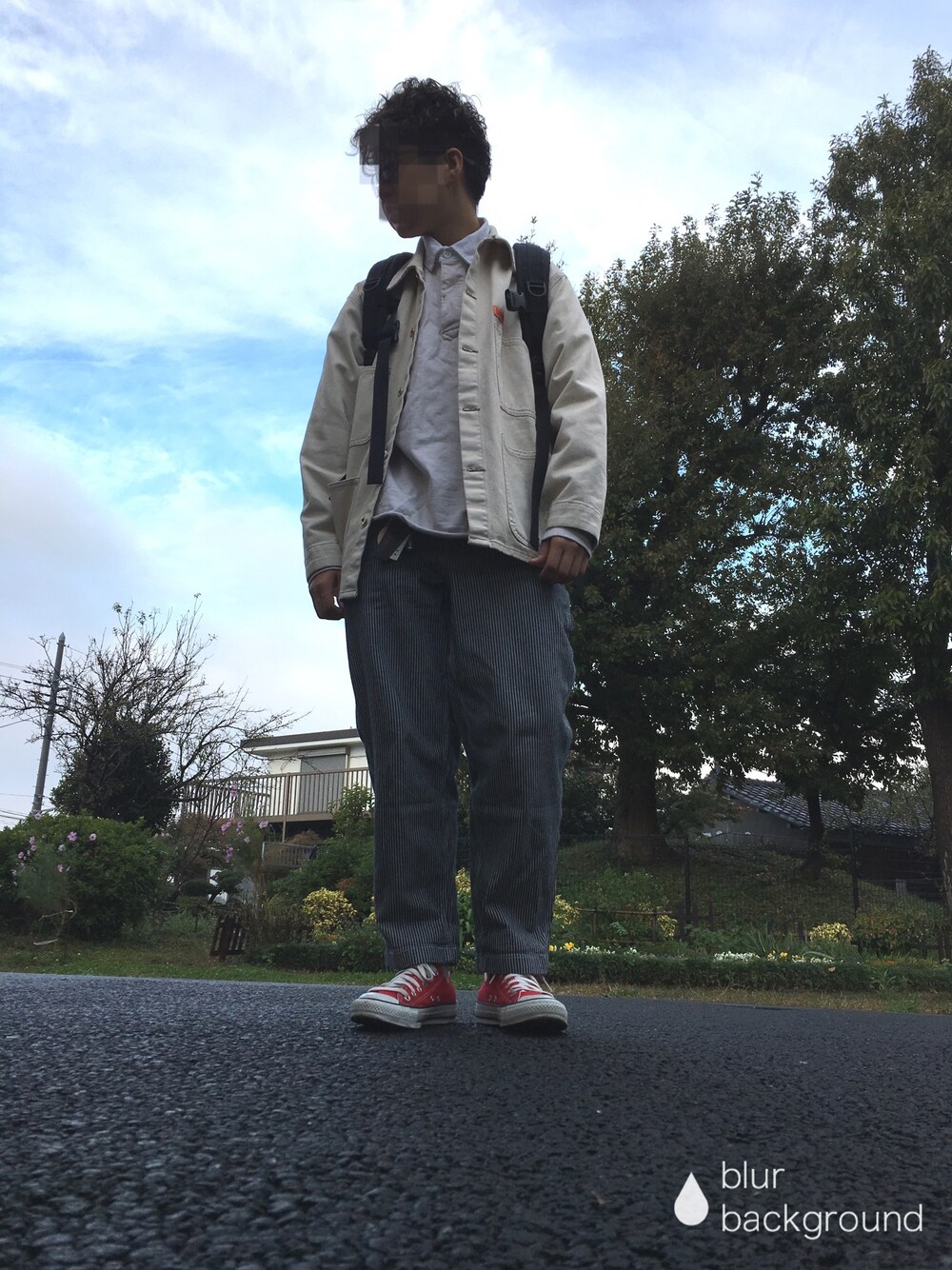「ラガーシャツ、GU、ストライプ、コンバース、universaloverall、カバーオール」｜「GUのアイテム（パンツ、ブルー系）」を使った、永瀬さん（メンズ・160cm）の秋コーディネートの1枚目の写真