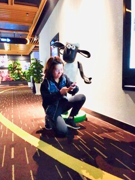 「UNKNOWN.（アンノウン）のアイテム（デニムジャケット）」を使った、Yileiさん（レディース・168cm）の秋コーディネート