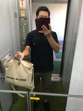 「THEモンゴリアンチョップスのアイテム（Tシャツ/カットソー、ブラック系）」を使った、Nさん（メンズ・167cm）の秋コーディネート