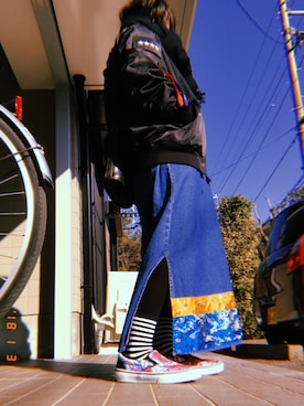 「デニムワンピース」｜「アイテム（スリッポン）」を使った、小太朗さん（レディース・155cm）の冬コーディネート